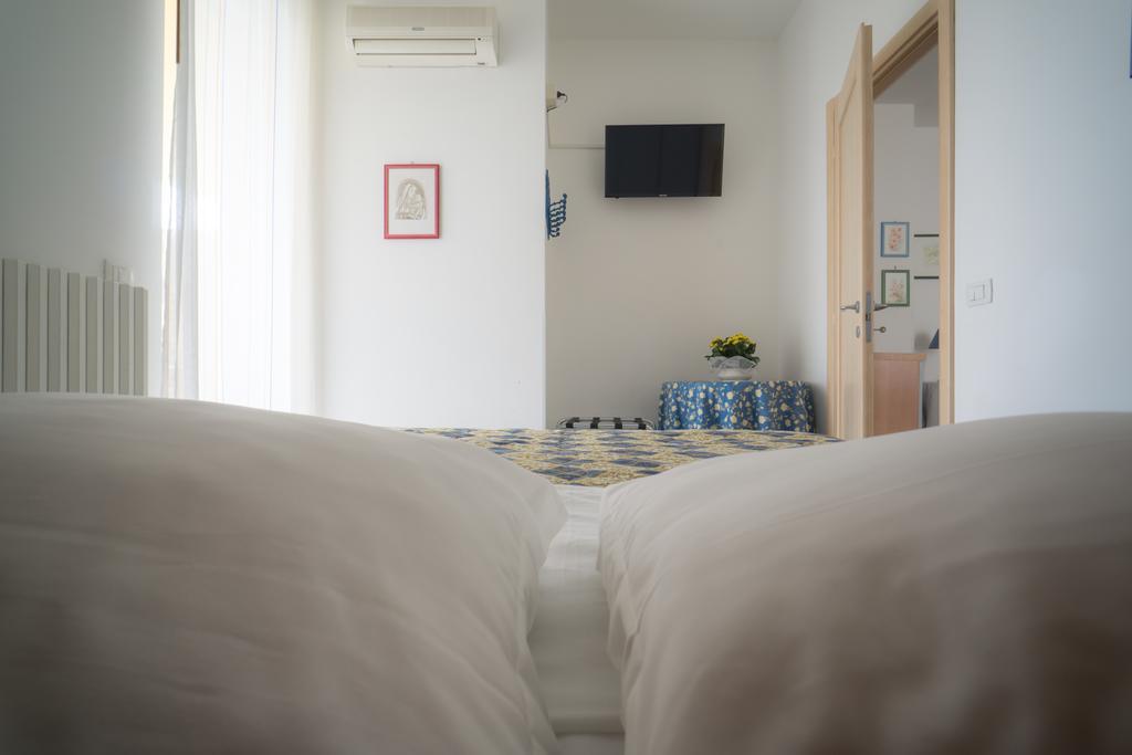 Hotel Residence Il Conero 2 ヌマーナ エクステリア 写真