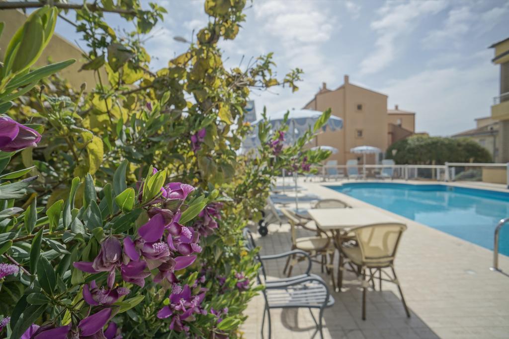 Hotel Residence Il Conero 2 ヌマーナ エクステリア 写真
