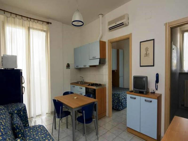 Hotel Residence Il Conero 2 ヌマーナ エクステリア 写真