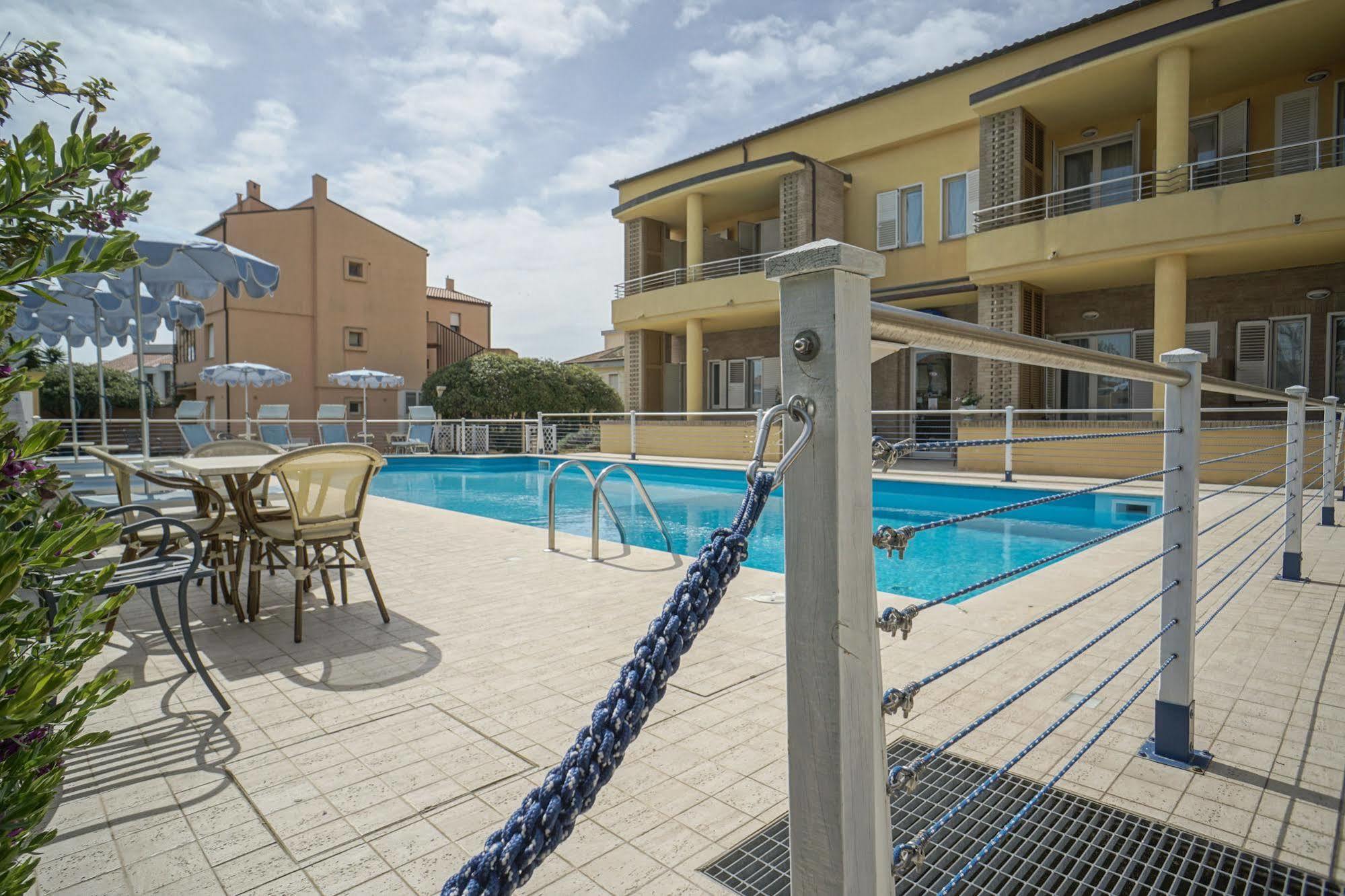 Hotel Residence Il Conero 2 ヌマーナ エクステリア 写真